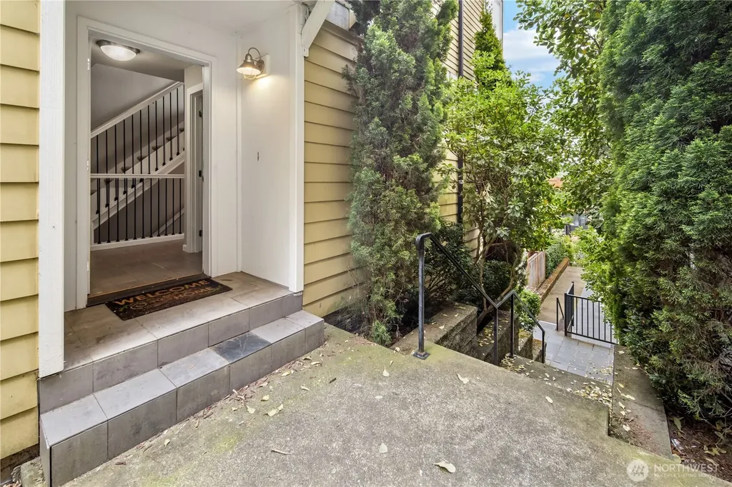 129 26th Avenue E Seattle WA 98112
