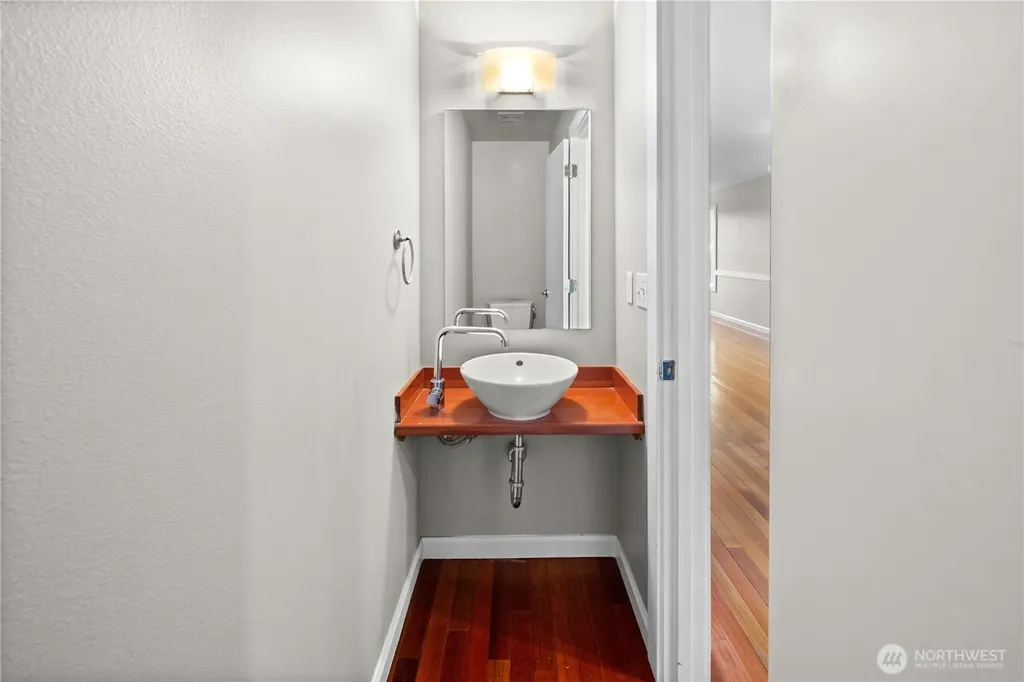 129 26th Avenue E Seattle WA 98112