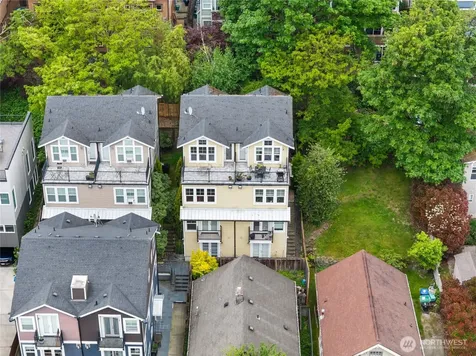 129 26th Avenue E Seattle WA 98112
