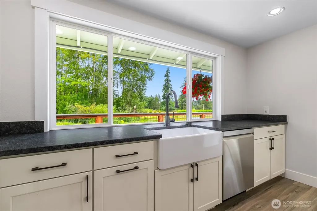 8360 Valley View Road Custer WA 98240