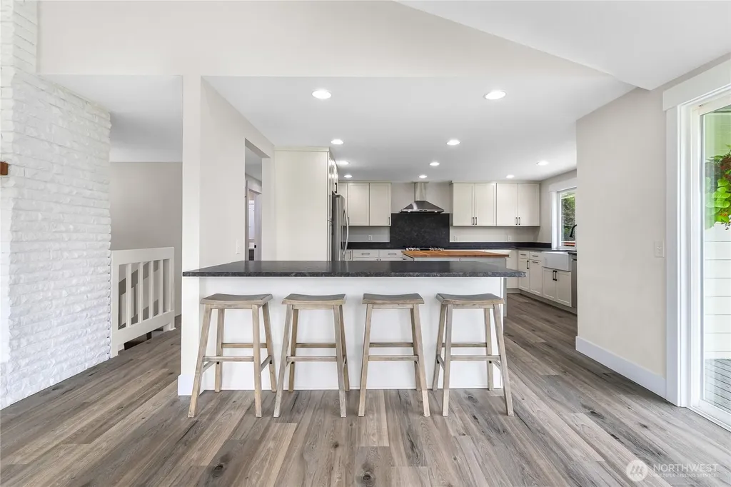 8360 Valley View Road Custer WA 98240