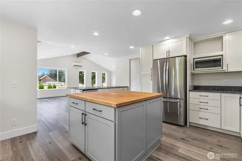 8360 Valley View Road Custer WA 98240