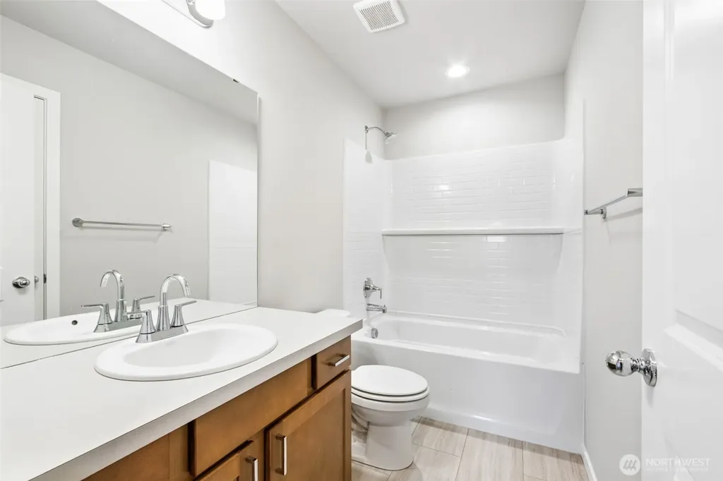 18521 SE 271st Place Covington WA 98042