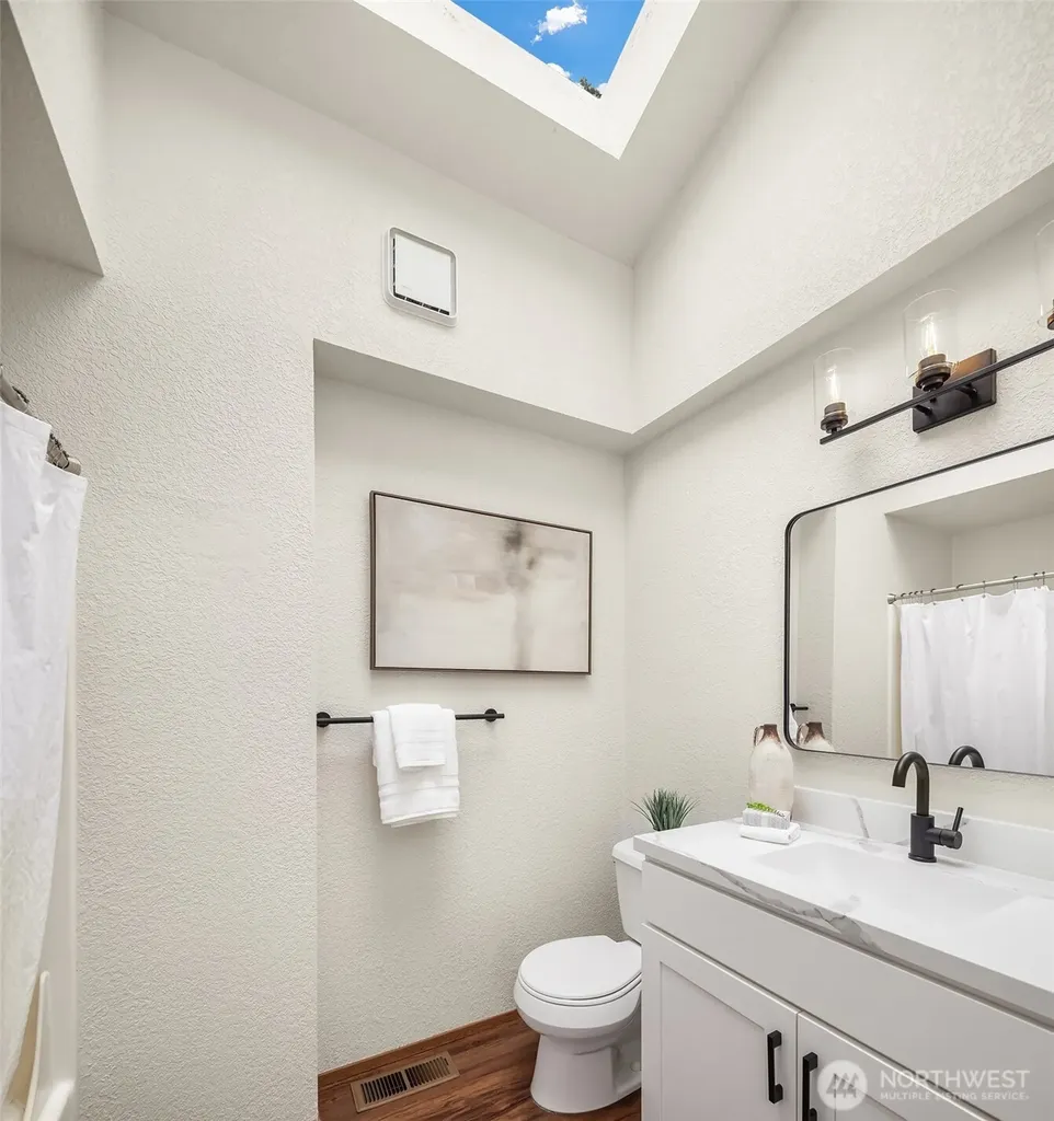 18311 NE 105th Court Redmond WA 98052