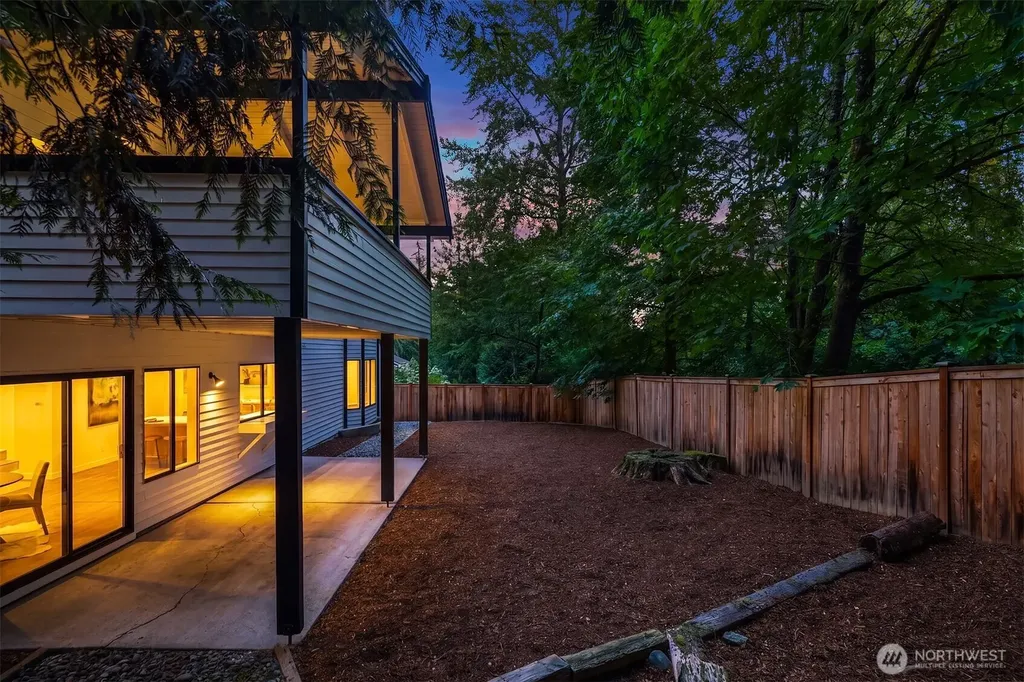 18311 NE 105th Court Redmond WA 98052
