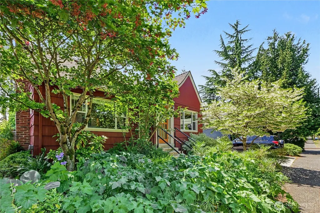 351 NW 84th Street Seattle WA 98117