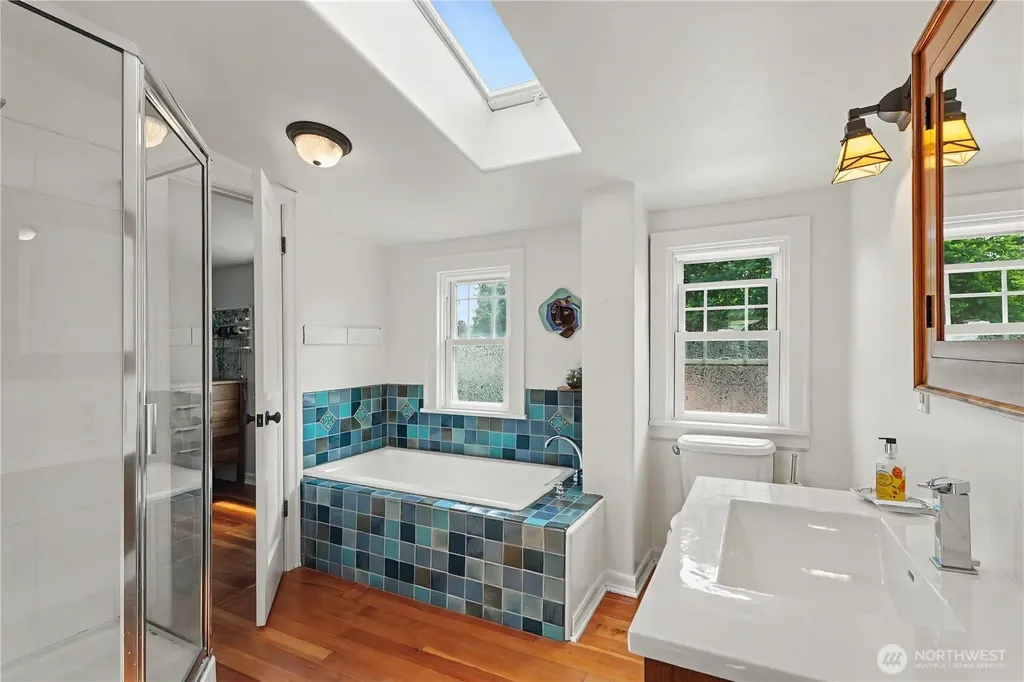 351 NW 84th Street Seattle WA 98117