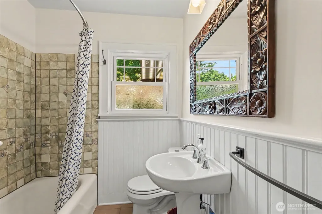 351 NW 84th Street Seattle WA 98117