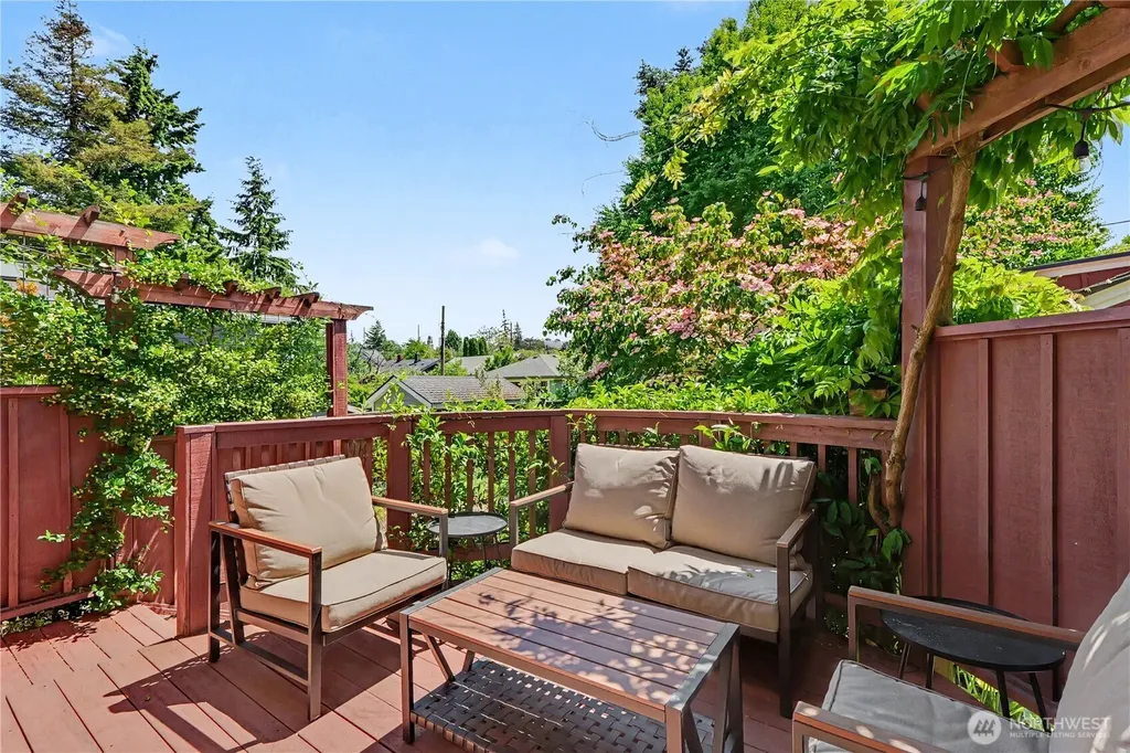 351 NW 84th Street Seattle WA 98117