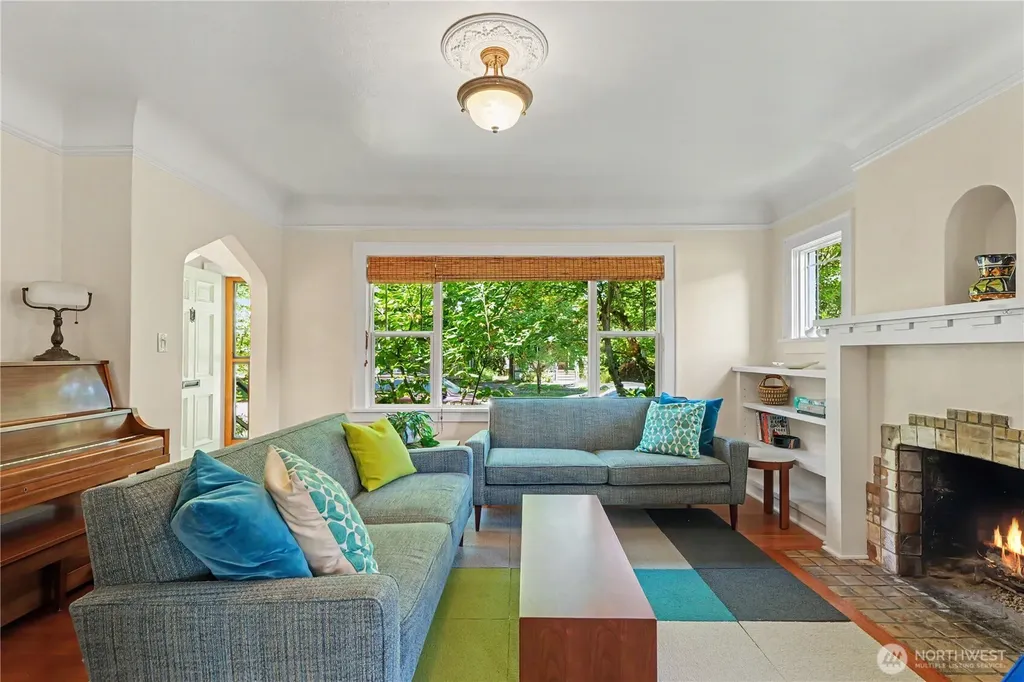 351 NW 84th Street Seattle WA 98117