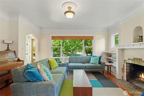 351 NW 84th Street Seattle WA 98117