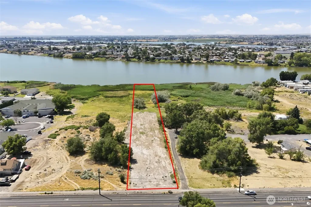 1042 S Division Street Moses Lake WA 98837