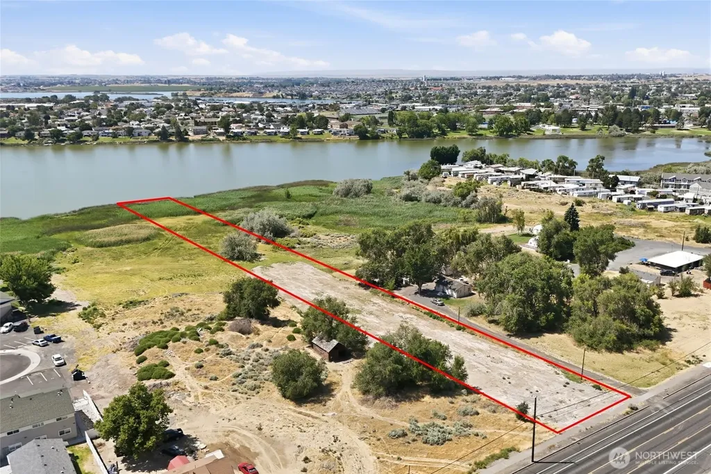 1042 S Division Street Moses Lake WA 98837