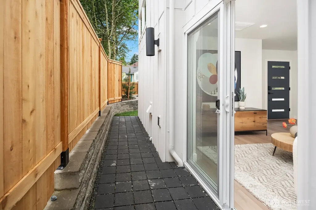106 29th Avenue E Seattle WA 98112