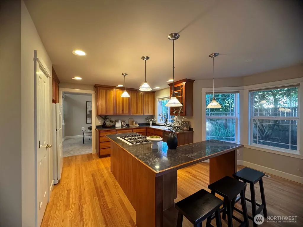 510 3rd Avenue N Edmonds WA 98020