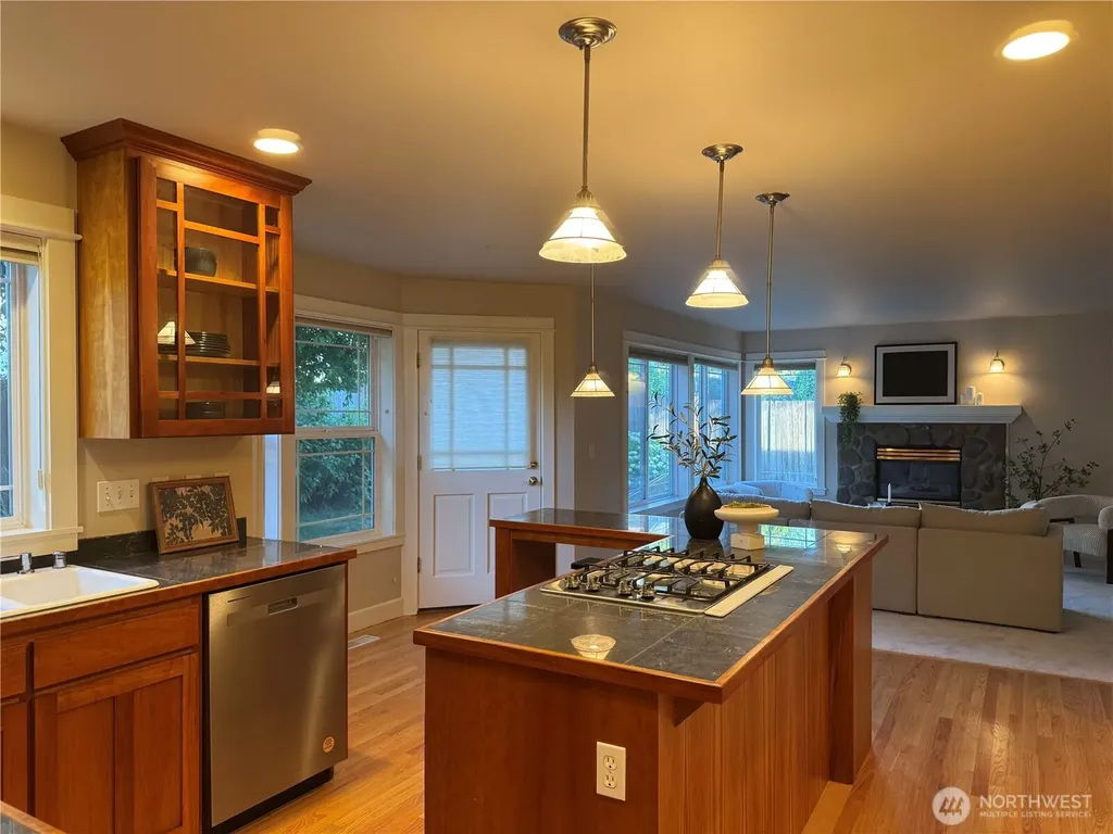 510 3rd Avenue N Edmonds WA 98020
