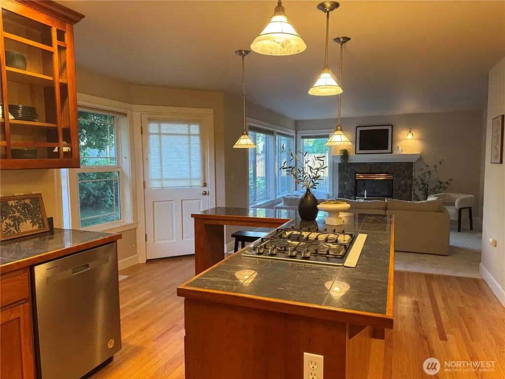 510 3rd Avenue N Edmonds WA 98020