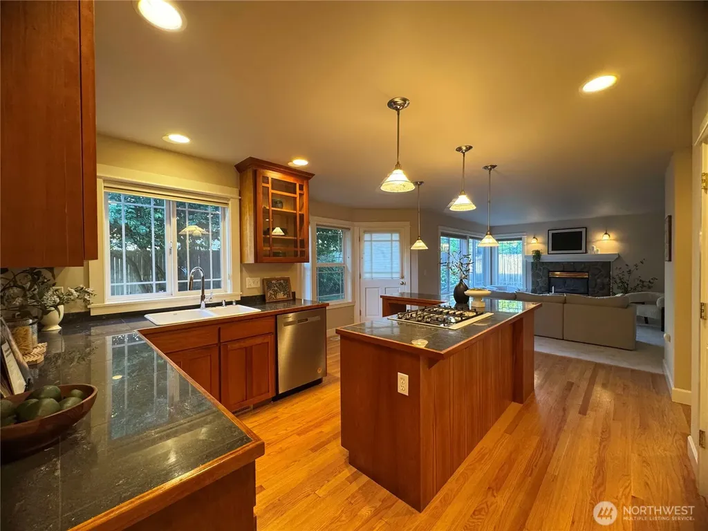 510 3rd Avenue N Edmonds WA 98020