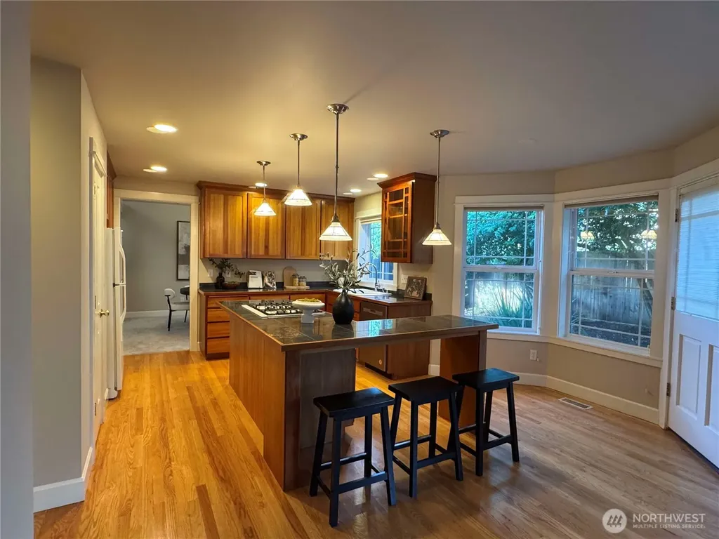 510 3rd Avenue N Edmonds WA 98020