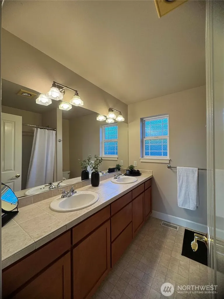 510 3rd Avenue N Edmonds WA 98020