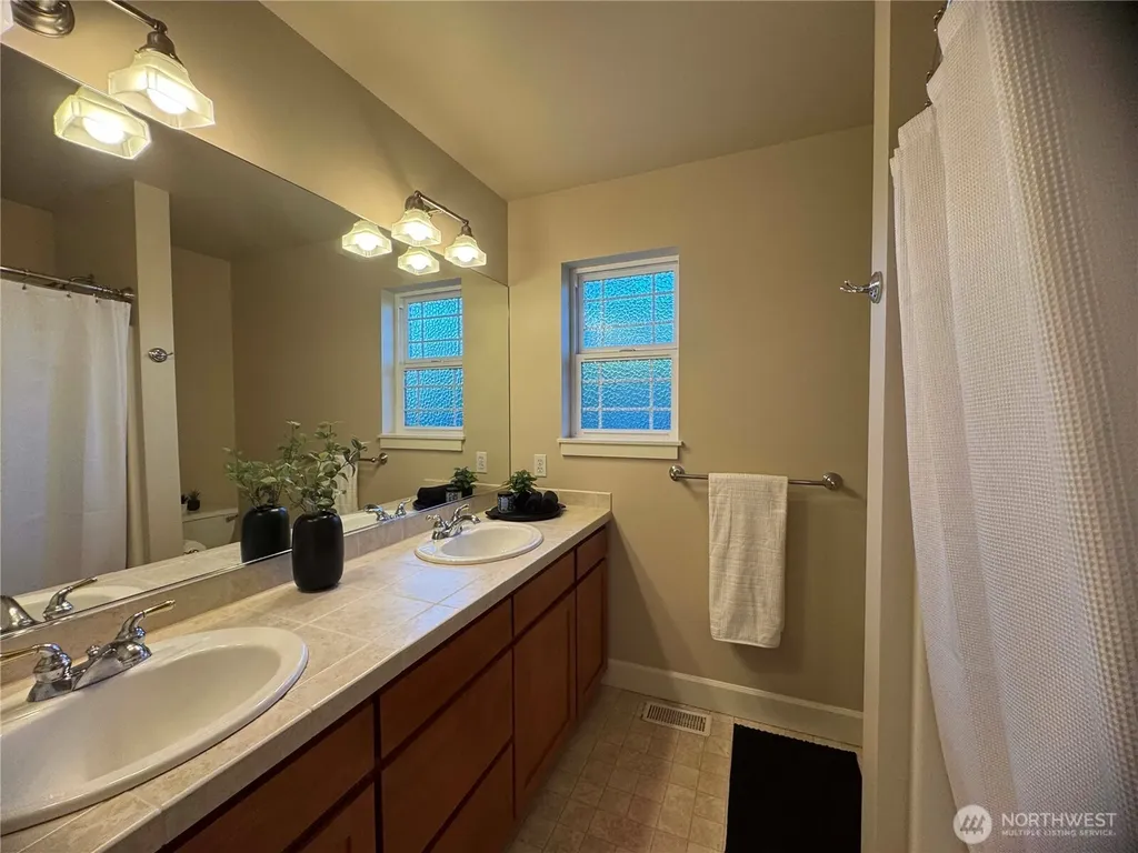510 3rd Avenue N Edmonds WA 98020