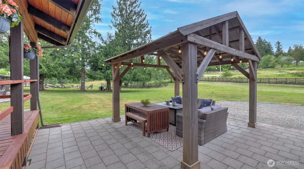 22517 183rd Avenue SE Kent WA 98042