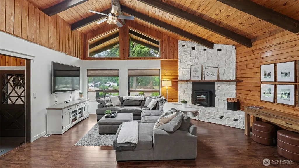 22517 183rd Avenue SE Kent WA 98042