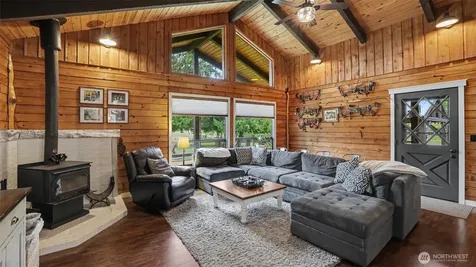 22517 183rd Avenue SE Kent WA 98042