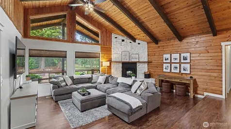 22517 183rd Avenue SE Kent WA 98042
