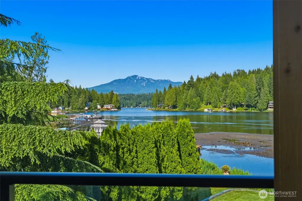 1305 SW Lake Roesiger Snohomish WA 98290