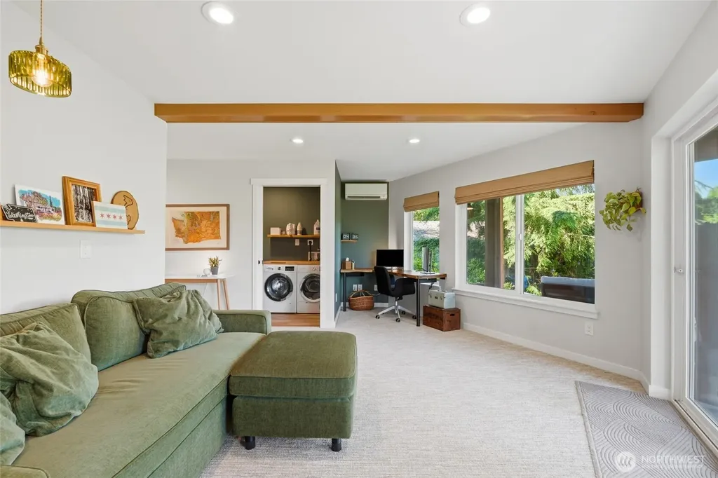 1305 SW Lake Roesiger Snohomish WA 98290