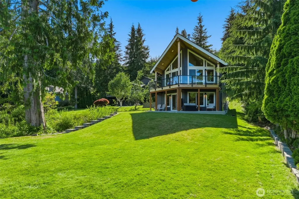 1305 SW Lake Roesiger Snohomish WA 98290