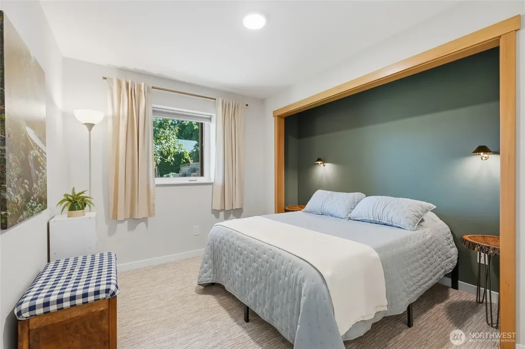 1305 SW Lake Roesiger Snohomish WA 98290