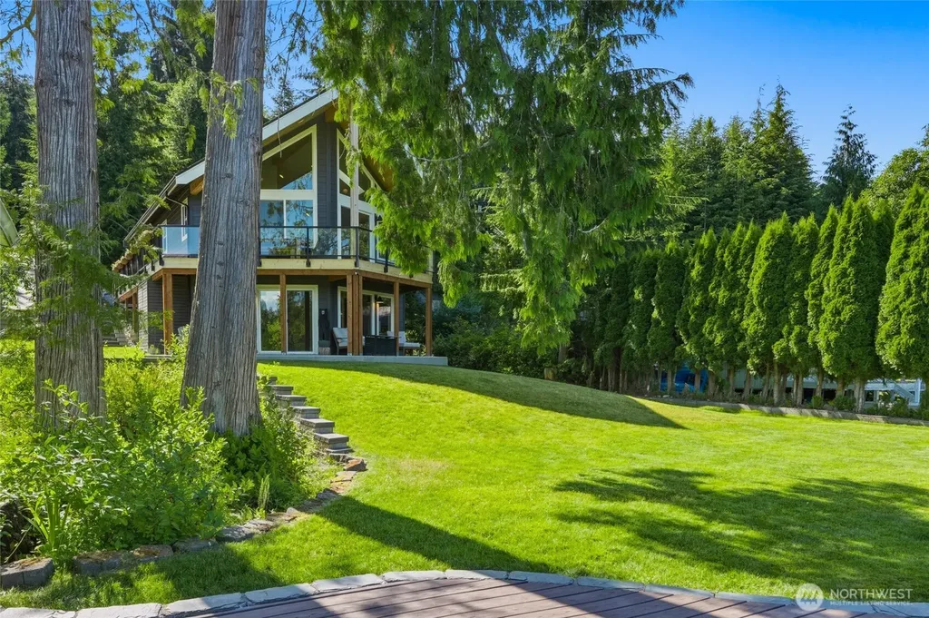 1305 SW Lake Roesiger Snohomish WA 98290