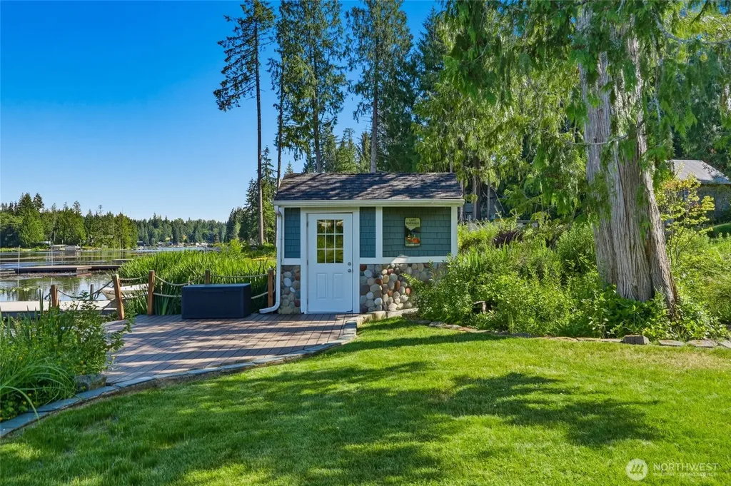 1305 SW Lake Roesiger Snohomish WA 98290