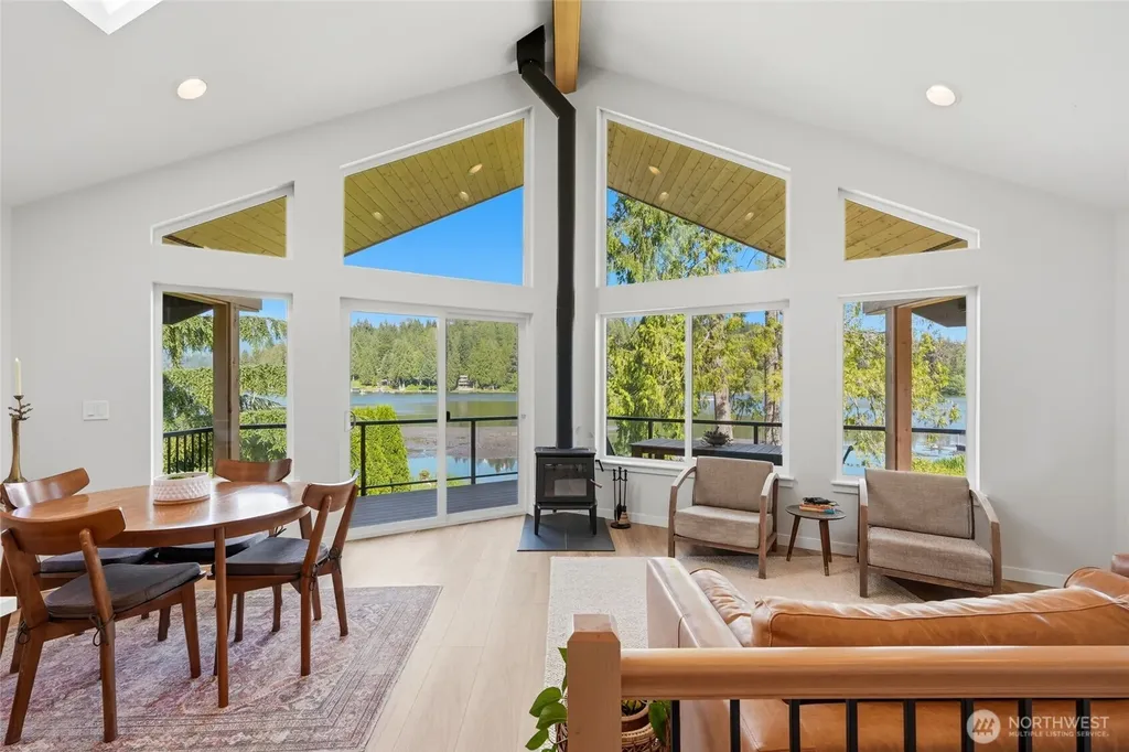 1305 SW Lake Roesiger Snohomish WA 98290