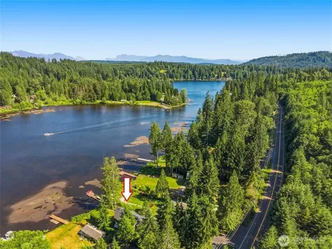 1305 SW Lake Roesiger Snohomish WA 98290