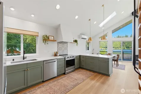 1305 SW Lake Roesiger Snohomish WA 98290