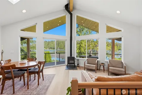 1305 SW Lake Roesiger Snohomish WA 98290