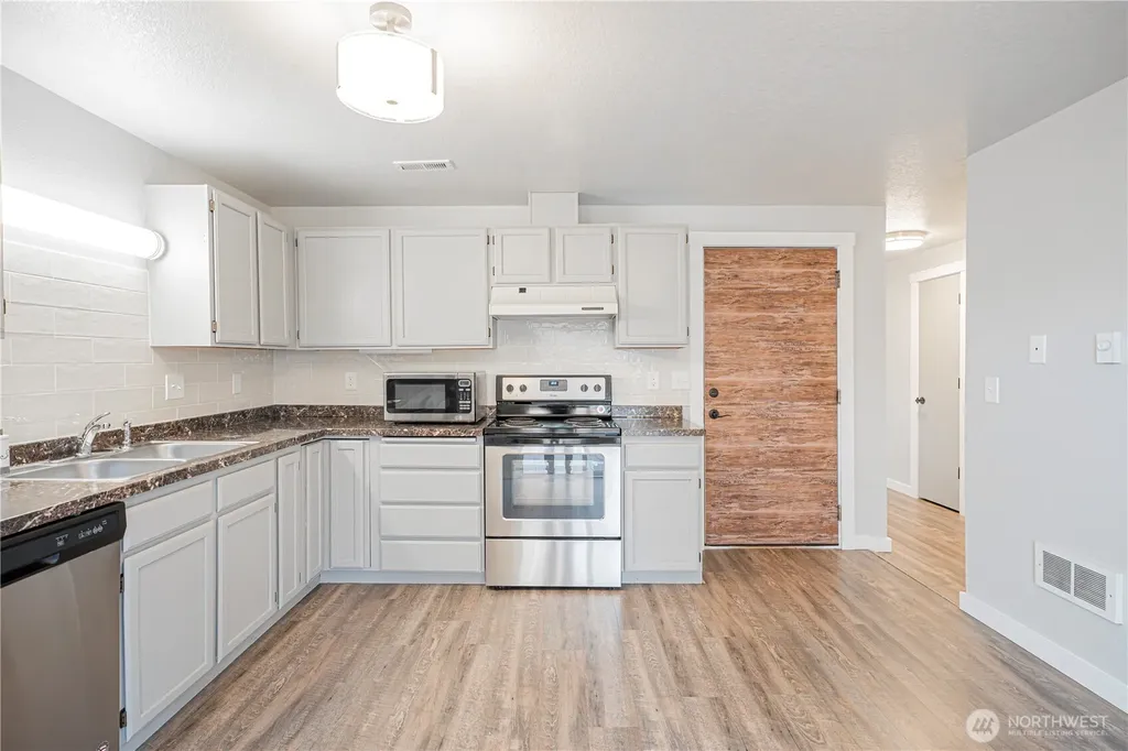 10010 15th Avenue Ct E Tacoma WA 98445