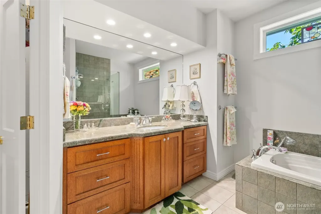 7201 Holly Hedge SW Lakewood WA 98499