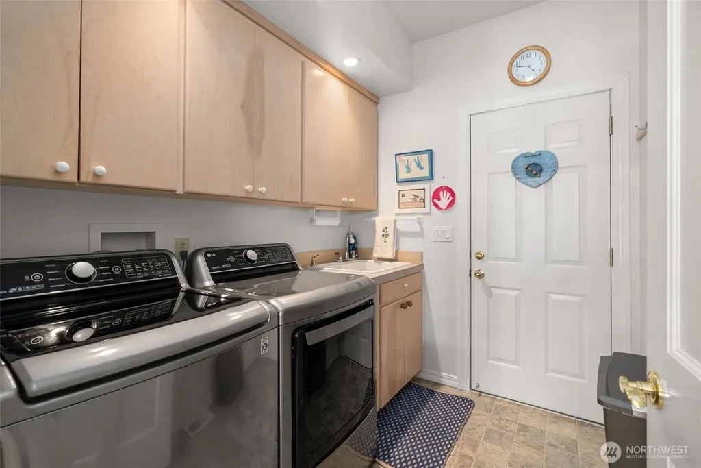 7201 Holly Hedge SW Lakewood WA 98499