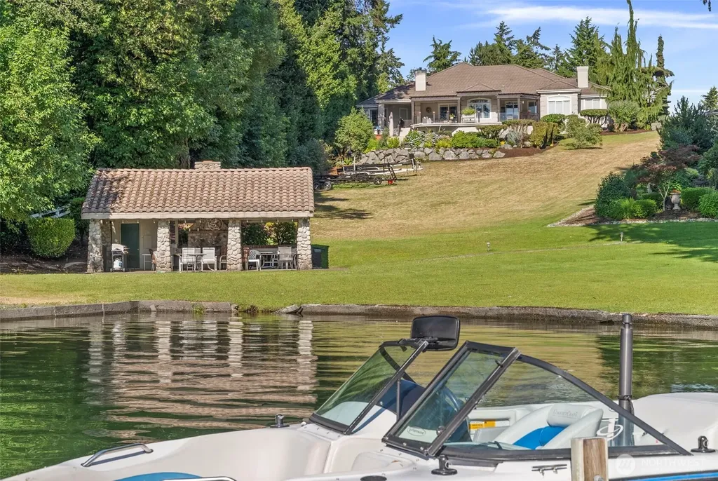 7201 Holly Hedge SW Lakewood WA 98499