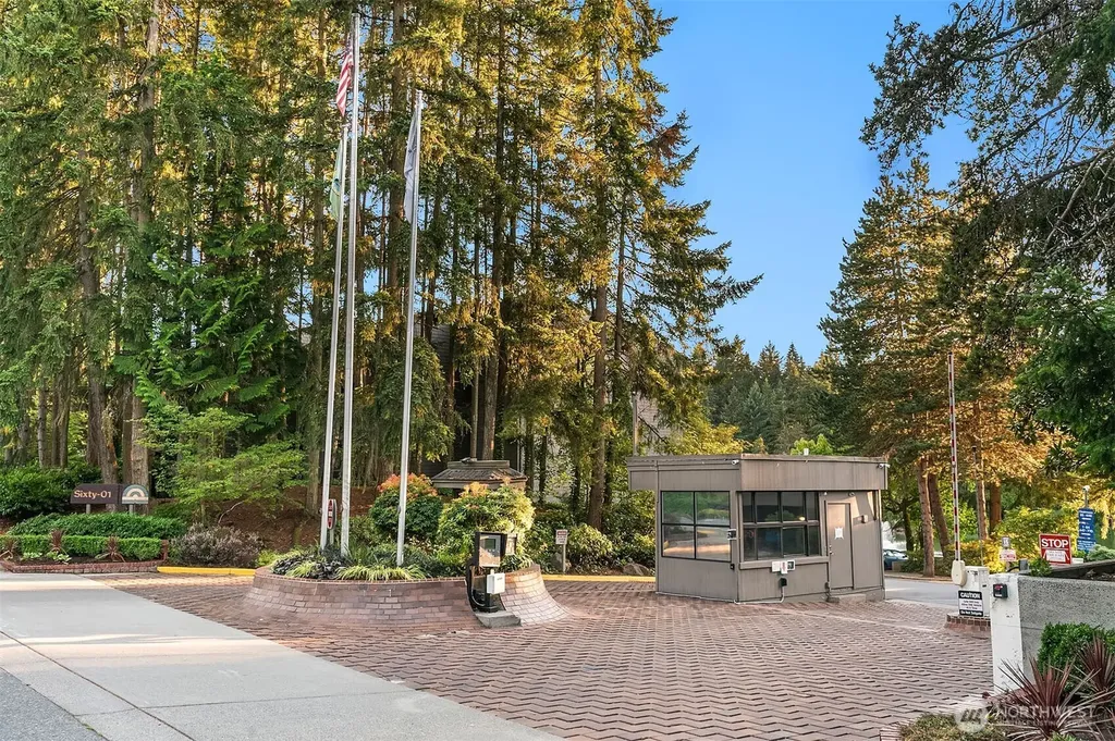 6858 139th Avenue NE Redmond WA 98052
