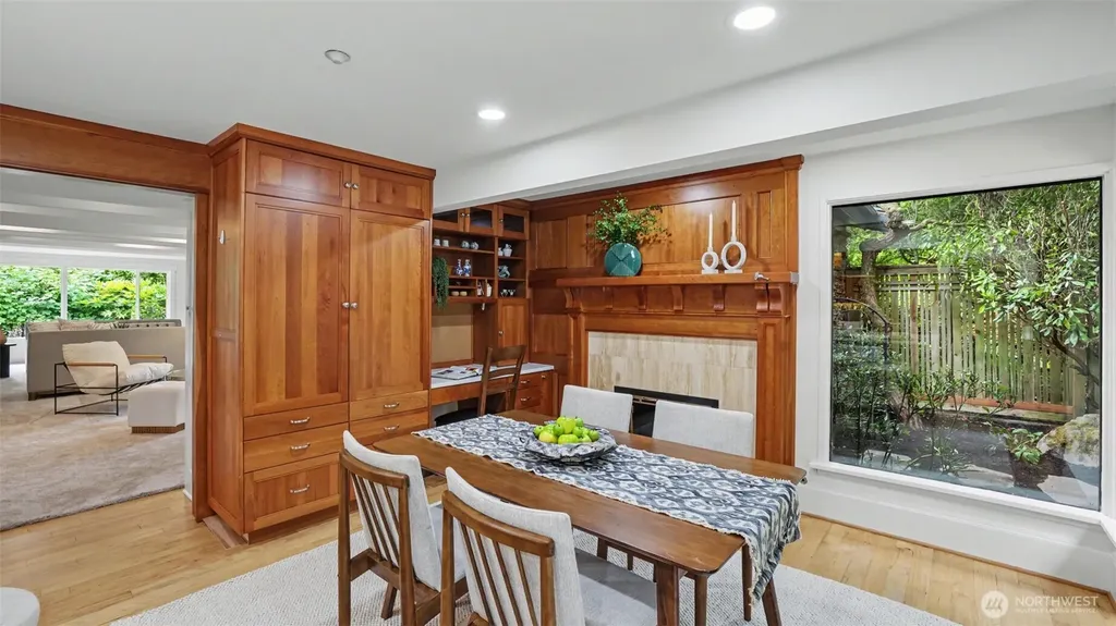 10555 SE 28th Street Beaux Arts WA 98004