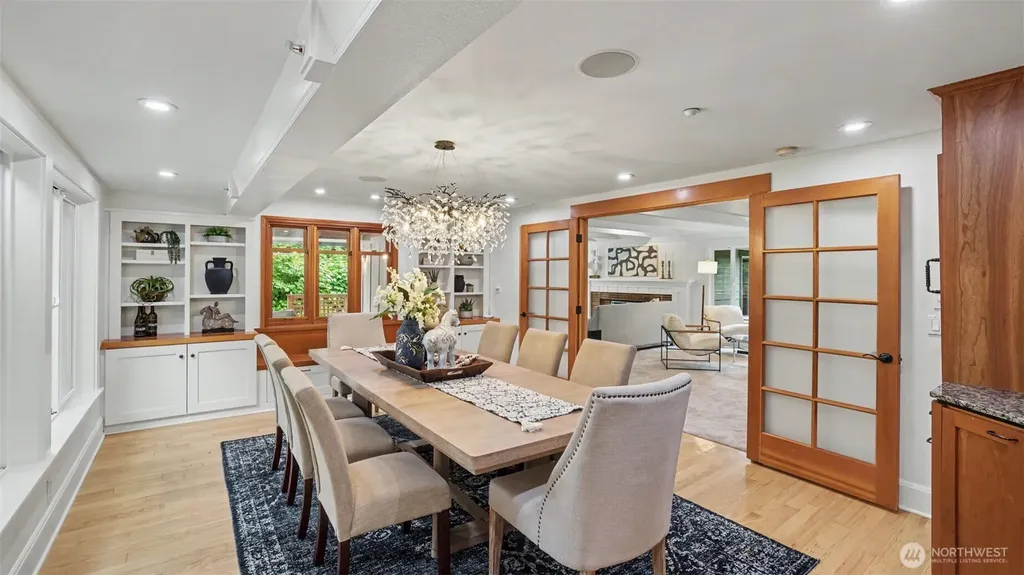 10555 SE 28th Street Beaux Arts WA 98004
