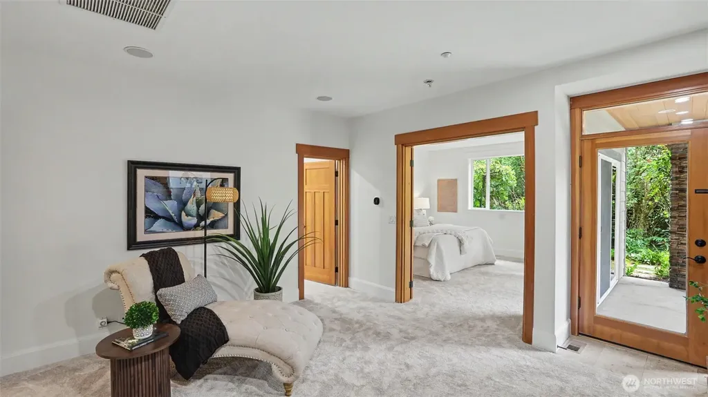 10555 SE 28th Street Beaux Arts WA 98004