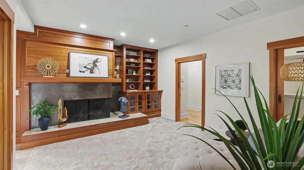 10555 SE 28th Street Beaux Arts WA 98004