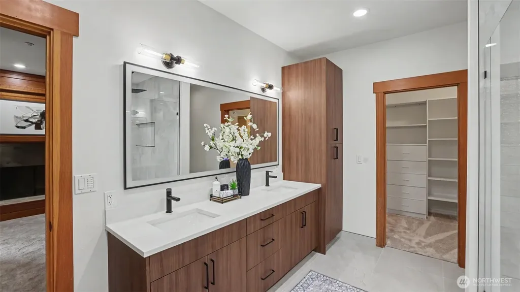 10555 SE 28th Street Beaux Arts WA 98004