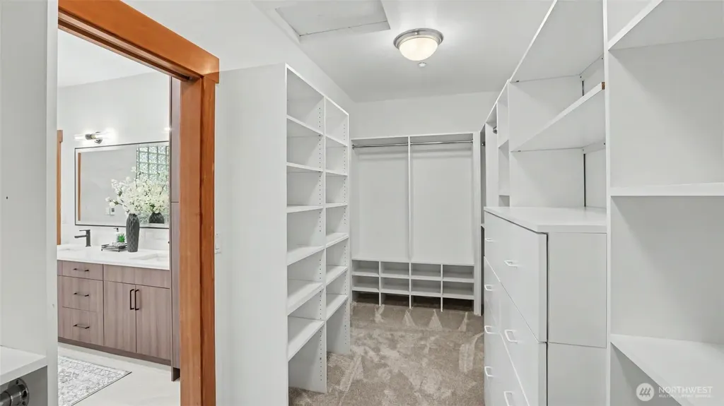10555 SE 28th Street Beaux Arts WA 98004